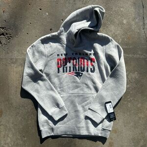 New with 🏷️: New England Patriots Youth Hoodie (L)